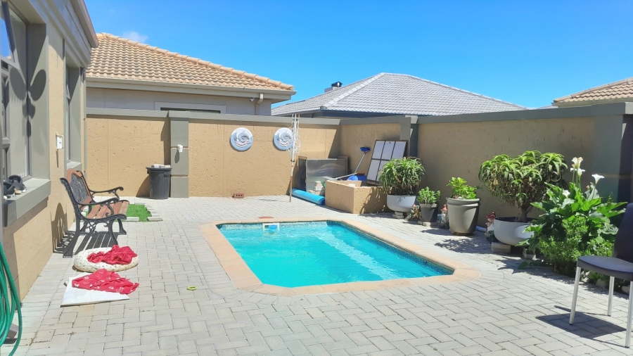 3 Bedroom Property for Sale in Dana Bay Western Cape